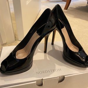 Christian Dior black patent leather peep toe Pumps